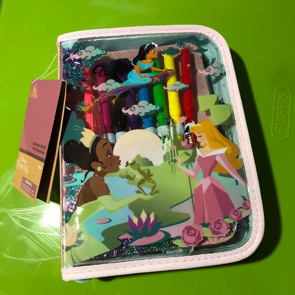 NWT Disney Princess art set - Picture 1 of 9